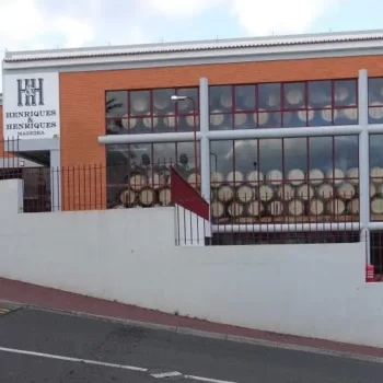 Henrique & Henriques - vinhos - edifício